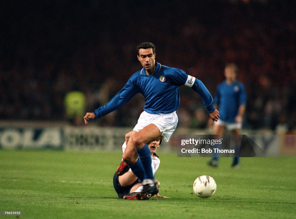Sport, Football, pic: 15th November 1989, Friendly International, England 0 v Italy 0, Wembley, Giuseppe Bergomi, Italy