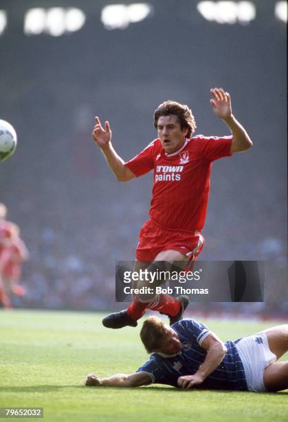 3rd October 1987, Division One, Liverpool 4 v Portsmouth 0, Peter Beardsley, Liverpool