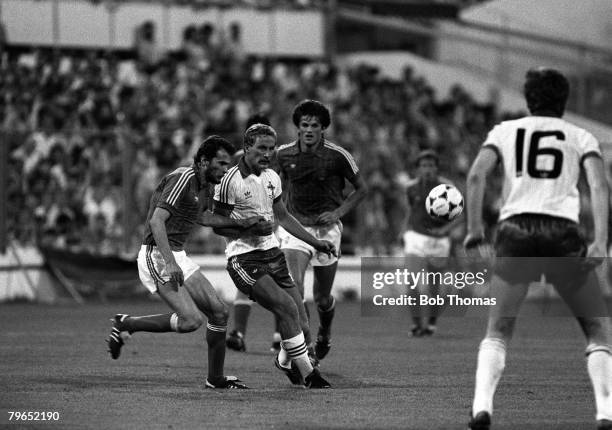 Football, 1982 World Cup Finals, Zaragoza, Spain, 17th June 1982, Northern Ireland 0 v Yugoslavia 0, Northern Ireland's Billy Hamilton plays the ball...