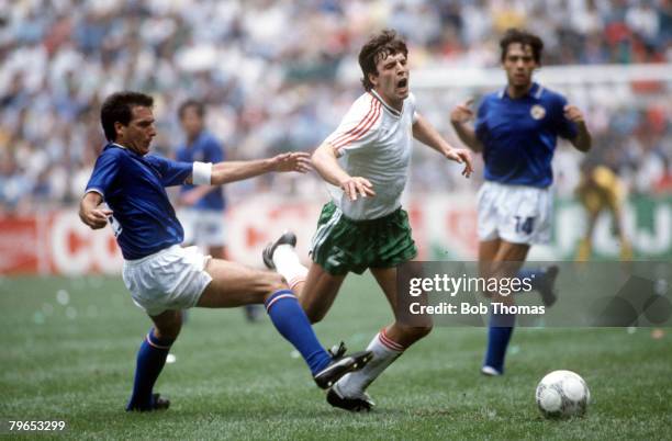 World Cup Finals, Azteca Stadium, Mexico, 31st May 1986, Italy 1 v Bulgaria 1, Italy's Gaetano Scirea fouls Bulgaria's Nasko Sirakov