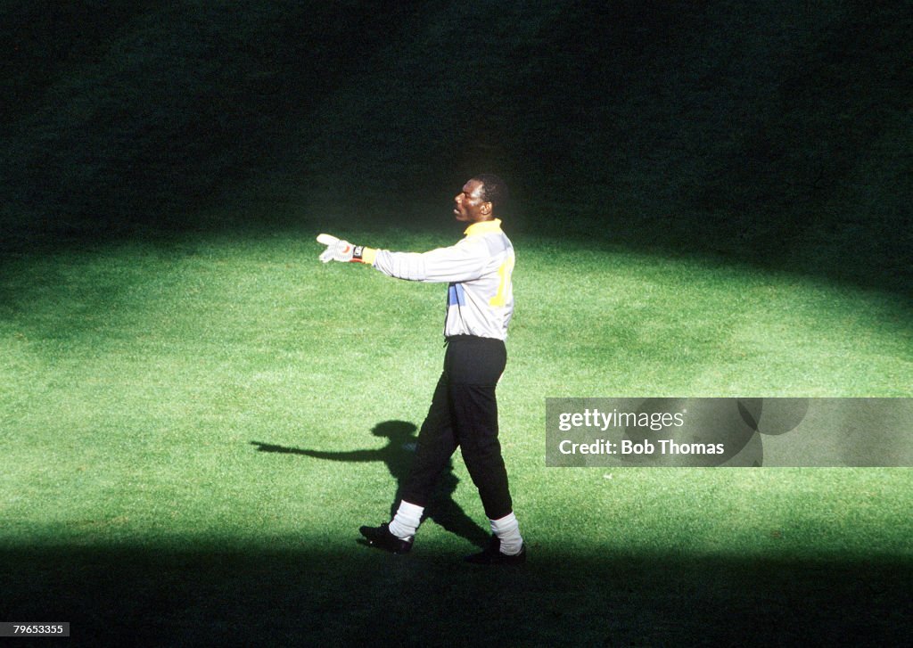 1990 World Cup Finals, Milan, Italy, 8th June, 1990, Argentina 0 v Cameroon 1, Cameroon goalkeeper Thomas N'Kono