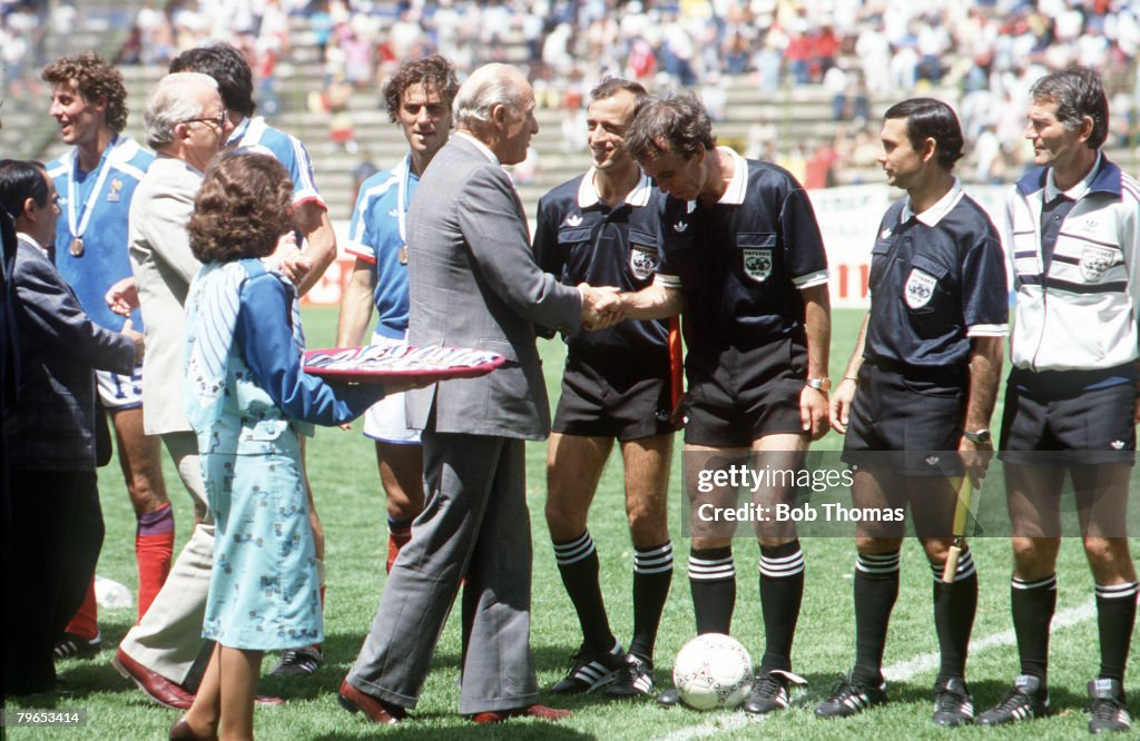 1986 World Cup Third Place Play Off, Puebla, Mexico, 28th June, 1986, France 4 v Belgium 2, English referee George Courtney meets FIFA President Joao Havelange before the game