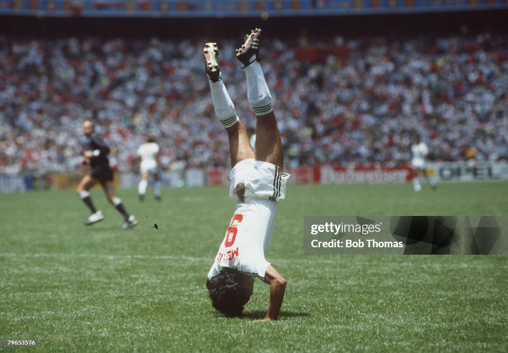 1986 World Cup Finals, Azteca Stadium, Mexico, 15th June, 1986, Mexico 2 v Bulgaria 0, Mexico's Hugo Sanchez performs a hand-stand to celebrate a goal
