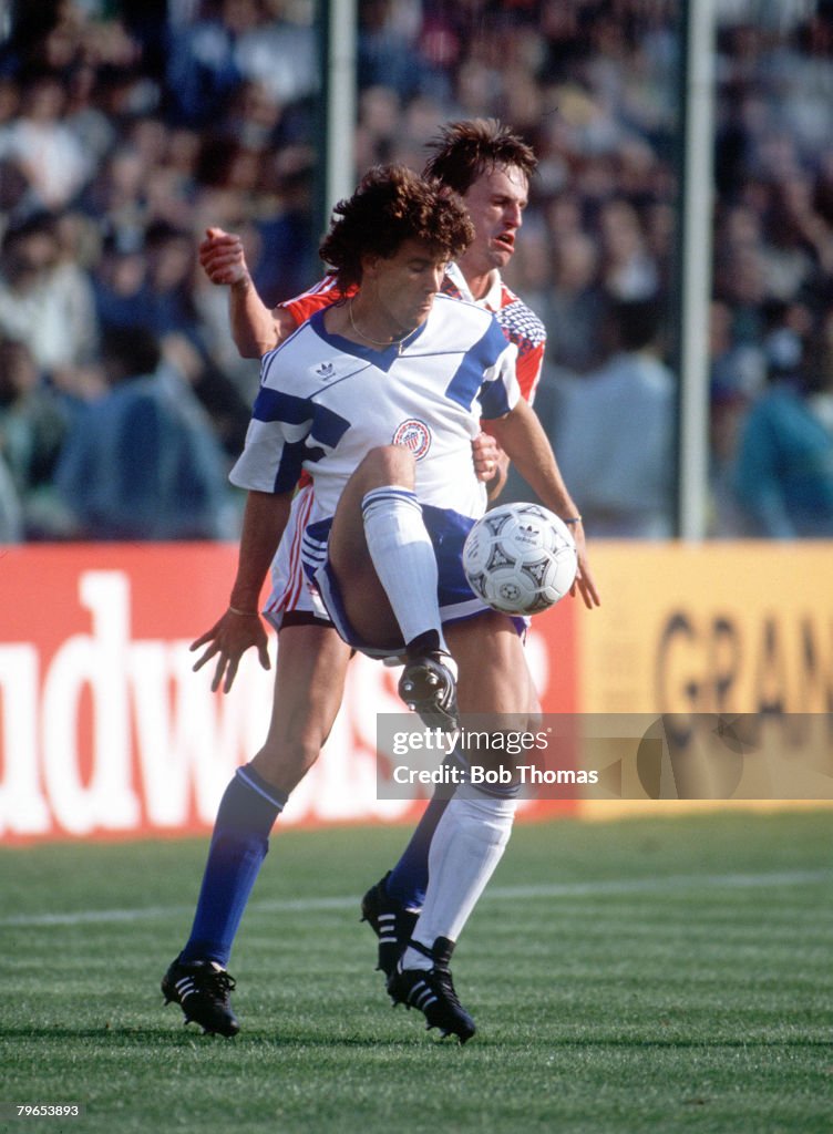 1990 World Cup Finals, Florence, Italy, 10th June, 1990, Czechoslovakia 5 v USA 1, USA's Chris Sullivan shields the ball from Czechoslovakia's Frantisek Straka