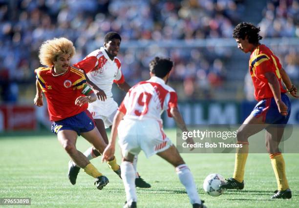 World Cup Finals, Bologna, Italy, 10th June Colombia 2 v United Arab Emirates 0, Colombia's Gildardo Gomez and Carlos Valderrama set up another attack