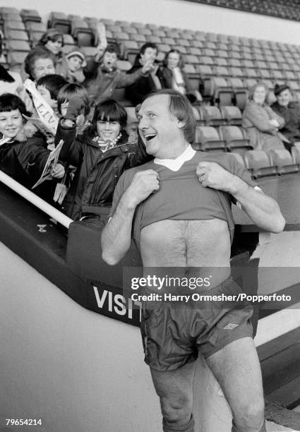 Stuart Hall (Presenter) Photos and Premium High Res Pictures - Getty Images