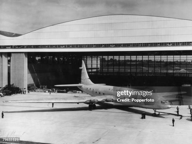 Transport, Aviation, Circa 1949, Bristol Brabazon airliner powered by eight Centaurus Radial engines, This hugh plane was designed to fly...