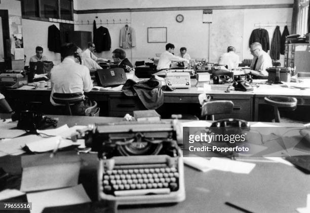 Professions, Journalism, pic: circa 1969, Fleet Street, London, A busy scene in the Reporter's room at the Daily Telegraph newspaper offices