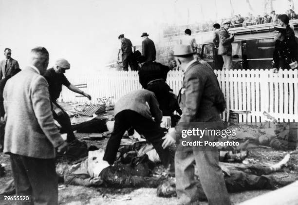 Sport, Motor Racing, Le Mans 24 Hour Race, pic: 11th June 1955, Dead bodies of some of the crowd killed when French driver Pierre Levegh crashed his...