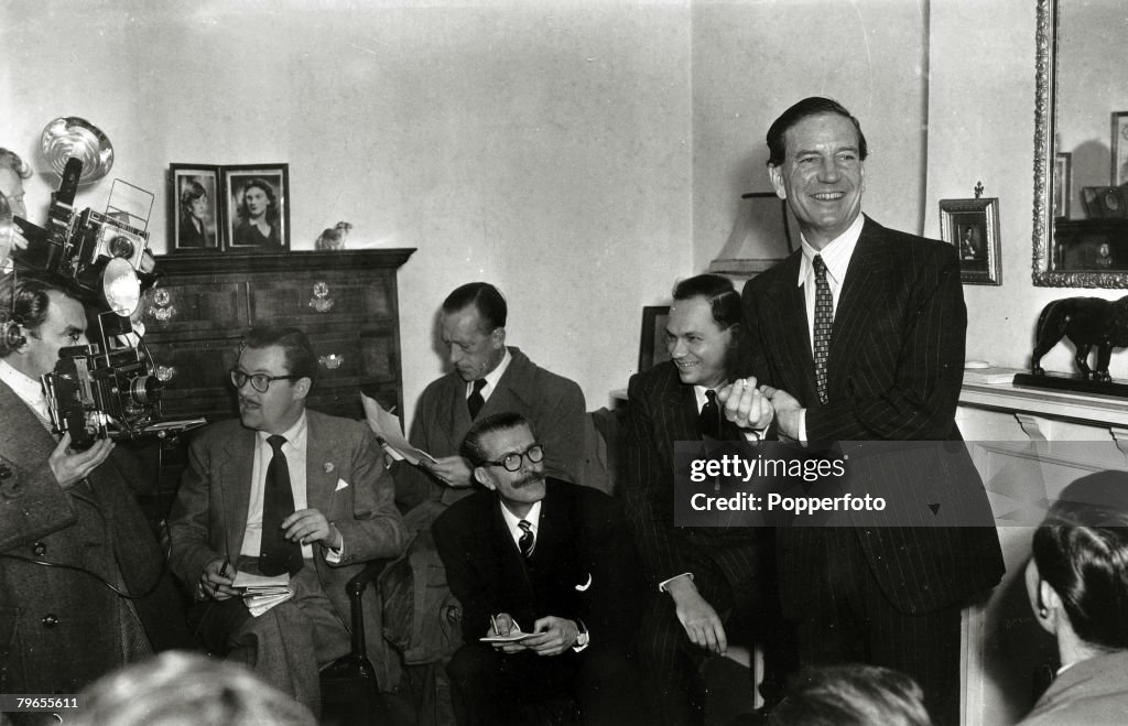 Crime, Espionage, pic: circa 1955, Kim Philby pictured in London at a press conference, where he denied he was the infamous "third man" who tipped off British spies Burgess and McLean as they were about to be arrested, Journalist Alan Whicker is shown, se