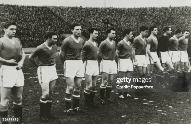 5th February 1958, European Cup Quarter Final, 2nd Leg, Red Star Belgrade 3, v Manchester United 3, Manchester United, l-r, Duncan Edwards, Eddie...