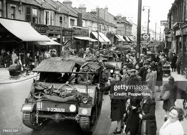 War and Conflict, World War Two, , Invasion of France, pic: June 1944, British troops and vehicles get a send off from Londoners as they are heading...