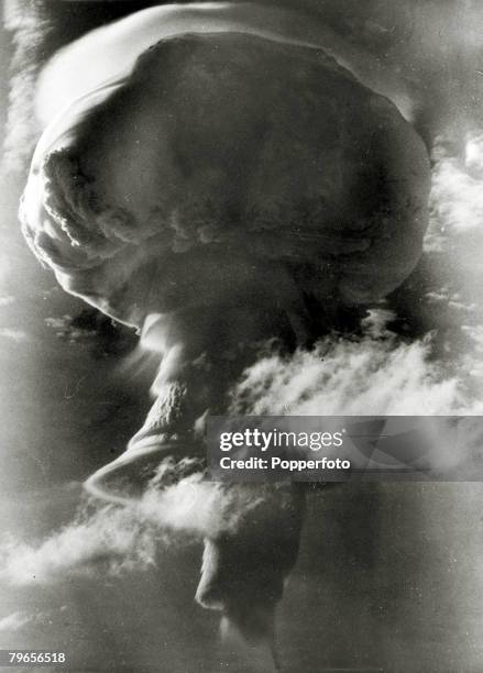 Science,Nuclear Tests/H-Bomb, pic: November 1957, Great Britain's Hydrogen Bomb test dropped by a Valiant aircraft,at a high altitude over Christmas...