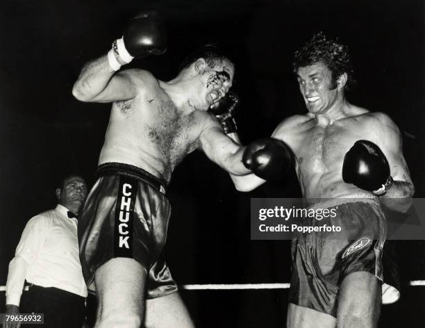 Bugner Wepner 379 Chuck Wepner Photos & High Res Pictures - Getty Images