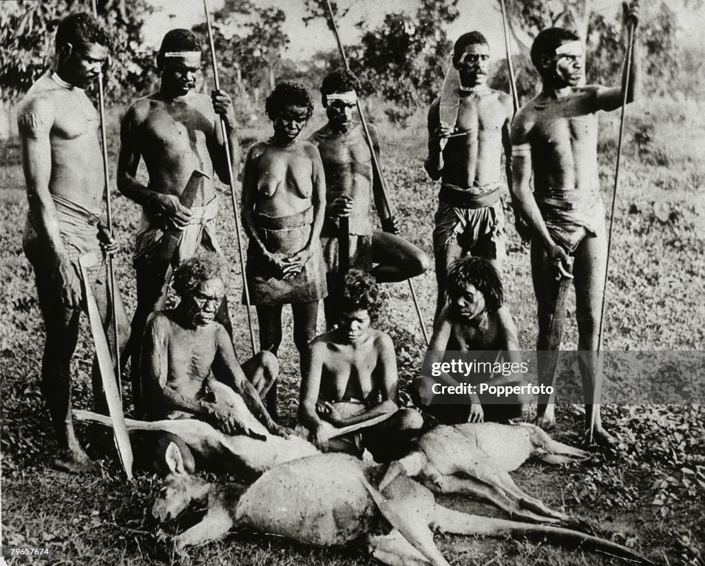 People, Travel, Australia, pic: circa 1900, An Aborigine hunting party in the bush of Northern Queensland