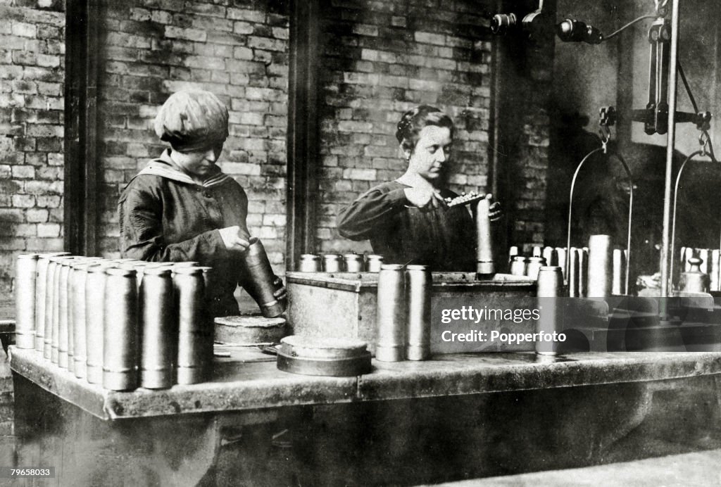 War and Conflict, World War One, pic: circa 1916, A scene at the Krupp works, with women filling shells with shrapnel