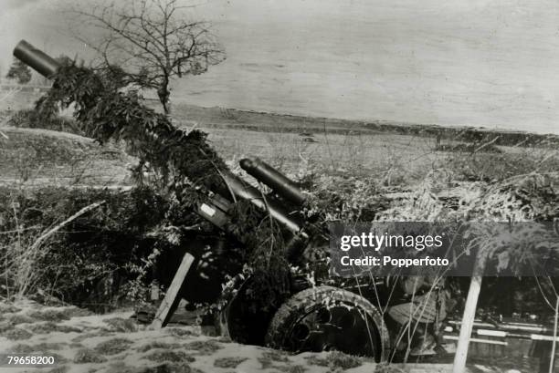 Ww2 Rifle Scene 804 World War Ii Gun Stock Photos, High-Res Pictures, and Images ...