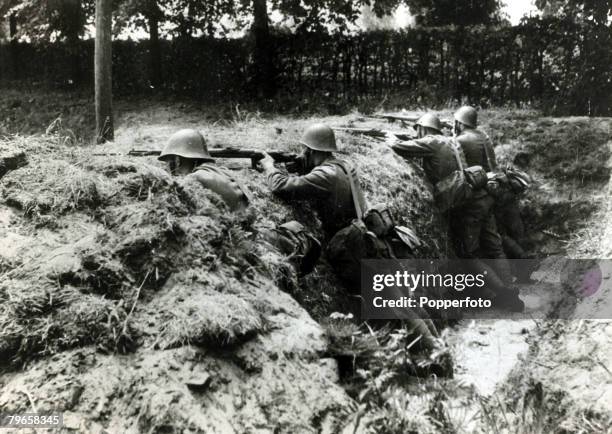 World War 2 Trenches Photos And Premium High Res Pictures Getty Images world-war-2-trenches-photos-and-premium-high-res-pictures-getty-images