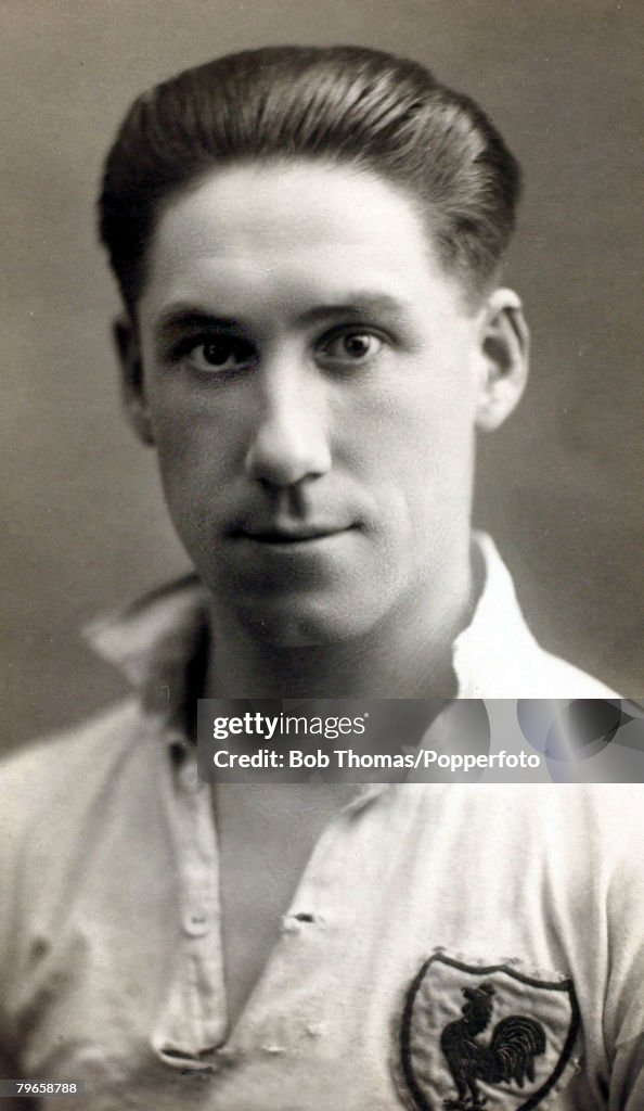Sport, Football, pic: circa 1925, Jimmy Seed, Tottenham Hotspur, Jimmy Seed, (1895-1966) who played in the 1921 Tottenham Hotspur FA Cup winning side and had a successful career with the "Spurs" in the 1920's, also gaining 5 England caps between 1921 and 