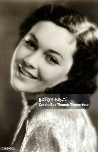 Cinema Personalities, pic: circa 1930's, Irish actress Maureen O'Sullivan, whi was Mia Farrow's mother, Maureen O'Hara played in the Tarzan movies of...