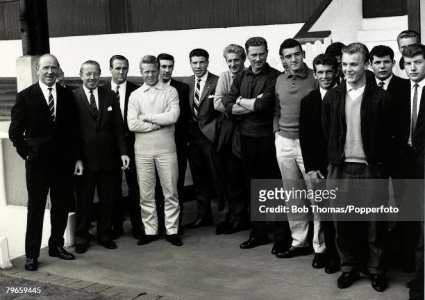 Circa 1963, Manchester United Manager Matt Busby with his Manchester United players, who include, Maurice Setters, Albert Quixhall, Denis Law, Harry...