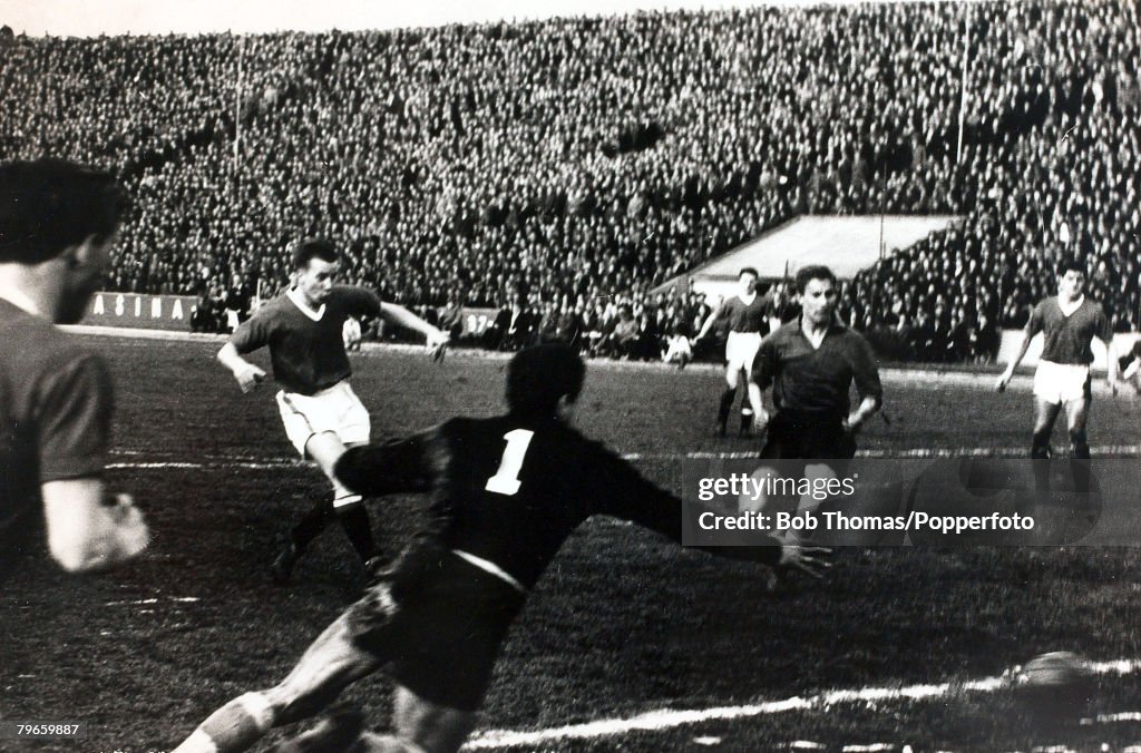 Sport, Football, Belgrade, Yugoslavia, 5th February 1958, European Cup Quarter Final, Second Leg, Red Star Belgrade 3 v Manchester United 3 (Manchester United won the tie 5-4 on aggregate), Manchester United's Bobby Charlton (second left) in action as he 