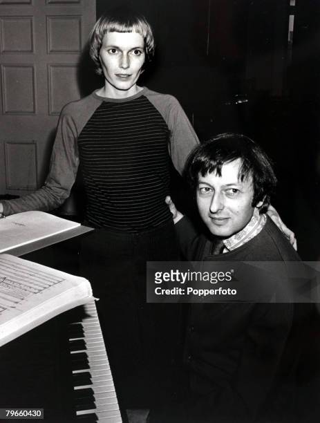 Entertainment/Cinema and Music, 5th February 1971, Actress Mia Farrow and her composer husband Andre Previn rehearsing for a Royal Albert Hall concert