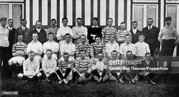 Sport, Football, 1905-1906, Queens Park Rangers F,C, pose together for a group photograph, Back row, L-R: W,Draper, Handford, T,Foster, W,L,Wood,...