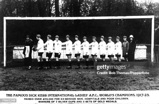 Sport, Football Dick, Kerr International Women's Football Team stands in line along the wide goalmouth, Winners of seven Silver Cups and three sets...