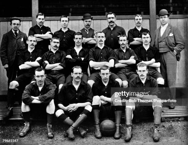 Sport/Football, circa 1896, The Royal Arsenal team, Back row, l-r, O'Brien, Powell, McAvoy, Hollis,, Jenkyns, , Davis, Boyle, Middle row, l-r, Gavin...