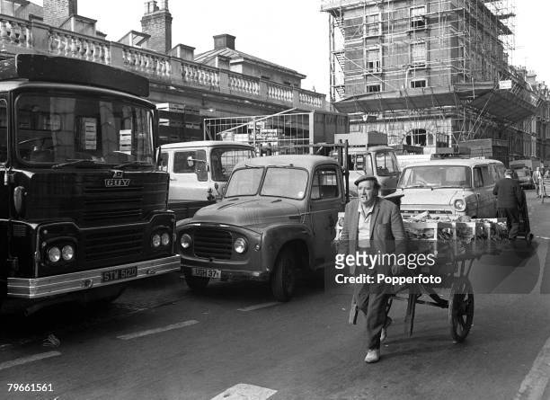 London, England, 16th July 1971, A Porter is pictured at Covent Garden, London's fruit, vegetable and flower market