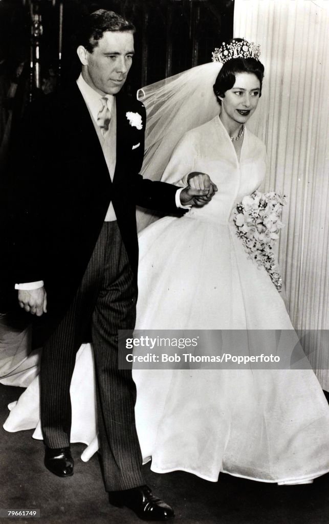 British Royalty, London, England, 6th May 1960, H,R,H,Princess Margaret leaves Westminster Abbey, accompanied by her husband Anthony Armstrong-Jones after their wedding