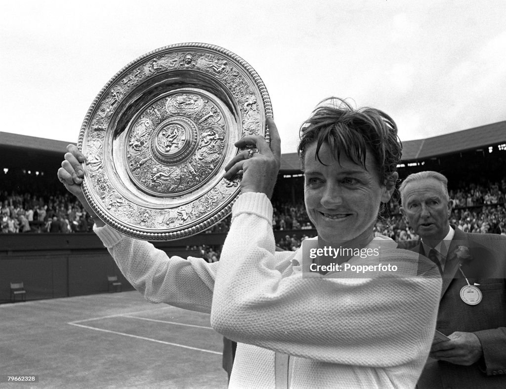 Sport, Tennis, All England Lawn Tennis Championships, Wimbledon, England, 3rd July 1970, Ladies Singles Final, Australia's Margaret Court holds the Ladies Singles Plate after beating USA's Billie Jean-King 14-12, 11-9