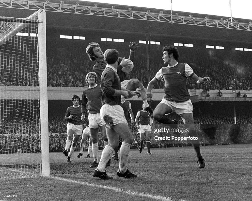 Sport, Football, London, England, 17th October 1970, Arsenal 4 v Everton 0, Everton goalkeeper Andy Rankin saves from Arsenal's Ray Kennedy watched by Everton's Howard Kendall (foreground)