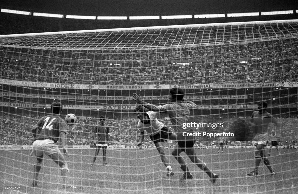 Sport, Football, World Cup Finals, Mexico City, 17th June 1970, Semi Final, Italy 4 v West Germany 3 (after extra time), West Germany's Gerd Muller (centre) scores the third goal past Italy goalkeeper Enrico Albertosi and Gianni Rivera (14)