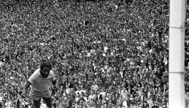 Sport, Football, Glasgow, Scotland, 30th June 1973, Friendly International, Scotland 0 v Brazil 1, All eyes in the crowd are on Paulo Cesar of World...