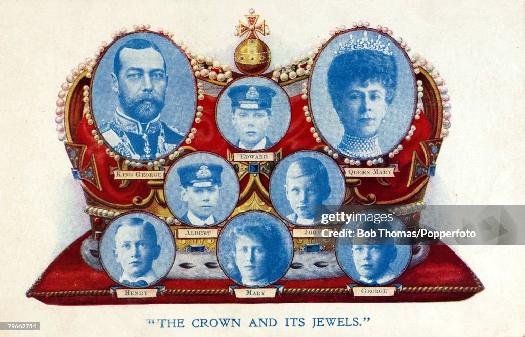 British Royalty, Souvenir Postcard, A Coronation souvenir to King George V of Great Britain, crowned 22nd June 1911, with Queen Mary and their 6 children