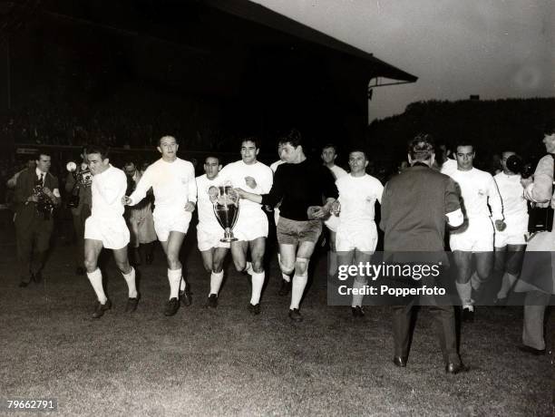 Sport, Football, European Cup Final, Hampden Park, Glasgow, 18th May 1960, Real Madrid 7 v Eintracht Frankfurt 3, Real Madrid celebrate their...