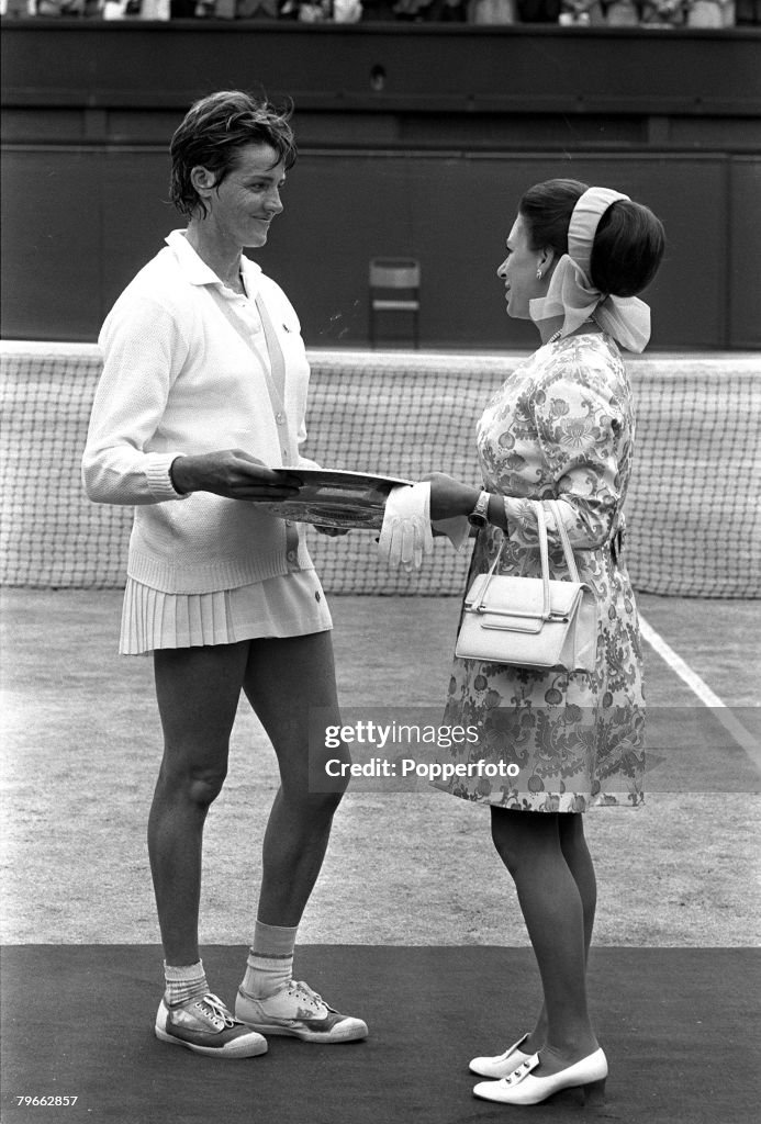 Sport, Tennis, All England Lawn Tennis Championships, Wimbledon, England, 3rd July 1970, Ladies Singles Final, Australia's Margaret Court receives the Wimbledon Ladies Singles Plate from Princess Margaret after her 14-12, 11-9 victory over USA's Billie-Je