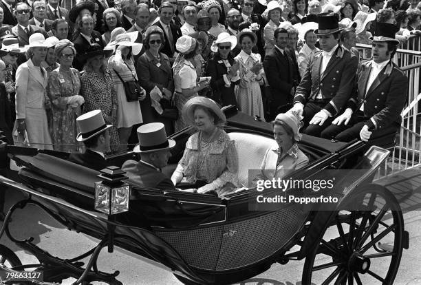 Sport, Horse Racing, Ascot, England, 22nd June 1973, The Queen Mother and Princess Anne drive down the Ascot course in an open top carriage on the...