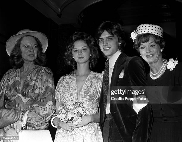 London, England, 17th July 1973, Atlanta Foxwell aged 17 stands with her new husband Prince Stefano Massimo at Caxton Hall were they have just been...