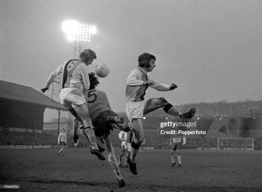 Sport, Football, English League Division One, London, England, 1st January 1972, Crystal Palace 1 v Tottenham Hotspur 1, Crystal Palace defender Mel Blyth (6) jumps up to head the ball clear from Spurs' Mike England during the match at Selhurst Park