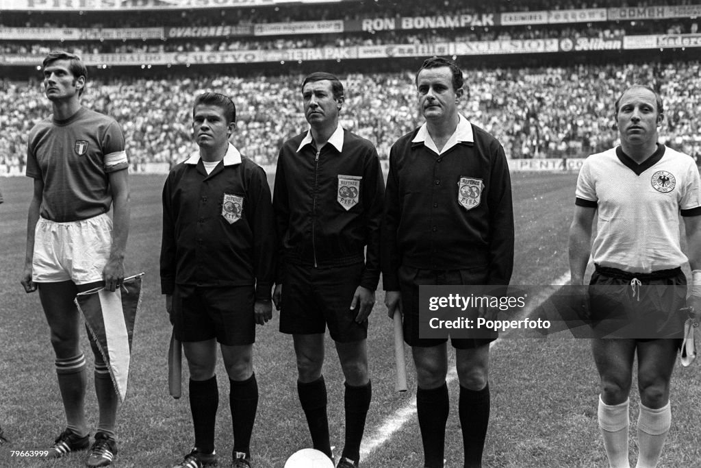 Sport, Football, 1970 World Cup Semi Final, Mexico City, Mexico, 17th June 1970, Italy 4 v West Germany 3, Italian captain Giacinto Facchetti (left) stands with West German captain Uwe Seeler (right) with the match officials before the match