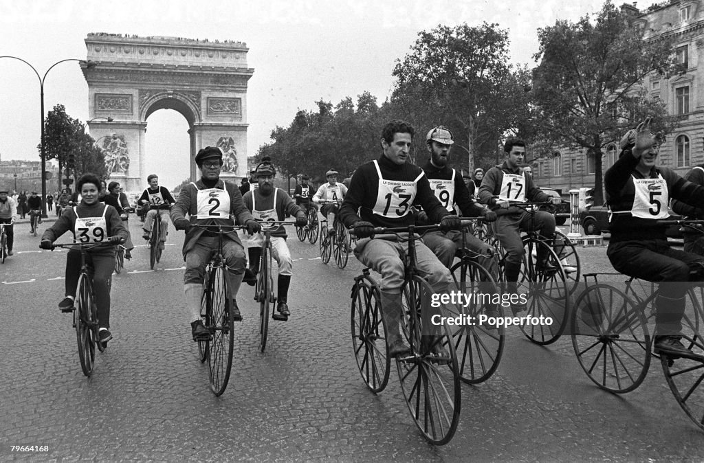 Sport, Cycling, Paris, France, 25th October 1970, The start of the