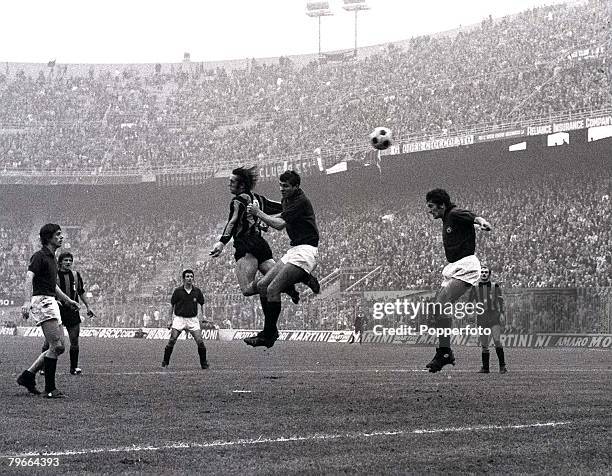 Football, Italian League Division One, San Siro Stadium, Italy, 7th November 1971, Inter Milan 2 v Torino 0, Inter+s Roberto Boninsegna leaps high...