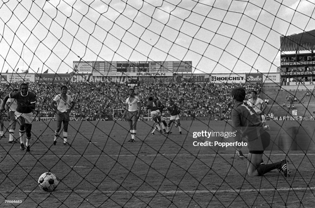 Football, 1970 World Cup, Leon, Mexico, 2nd June 1970, Peru 3 v Bulgaria 2, Peru+s Chumpitaz (4) leaps in celebration after scoring the second goal against Bulgaria from a free kick