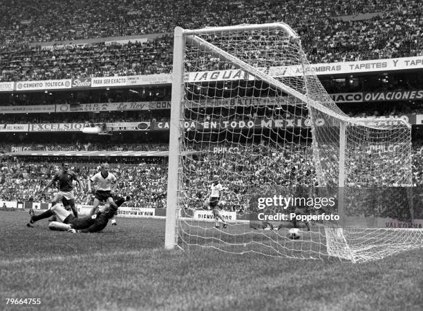 Football, 1970 World Cup Semi Final, Azteca Stadium, Mexico, 17th June 1970, Italy 4 v West Germany 3, West Germany+s goalkeeper Sepp Maier is beaten...