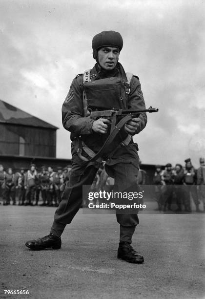 World War II, 24th October 1941, England, Britain+s Paratroopers in training, A paratrooper is shown with a Tommy gun