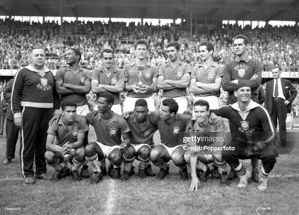 Football, World Cup Final, Stockholm, Sweden, 1st July 1958, Brazil 5 v Sweden 2, The victorious Brazilian team pose together with the trophy after their victory