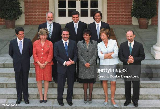 Jose-Maria Aznar with his ministers.